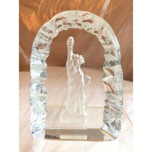 New York‎ Glass Statue Of Liberty 4.5” Paperweight Souvenir Chiseled Etched Look